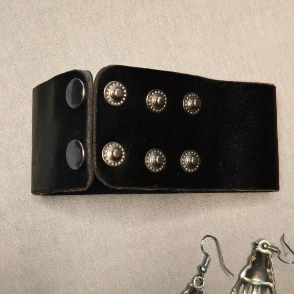 Y2K Skull & Bones Gothic Jewelry Set Silver Tone Earrings Bracelet Lot of 2 - Picture 6 of 11